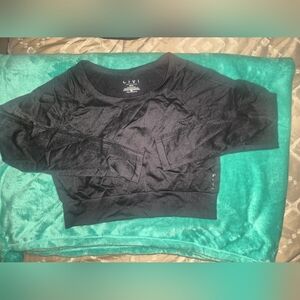 LIVI Seamless Long-sleeve Crop Tshirt